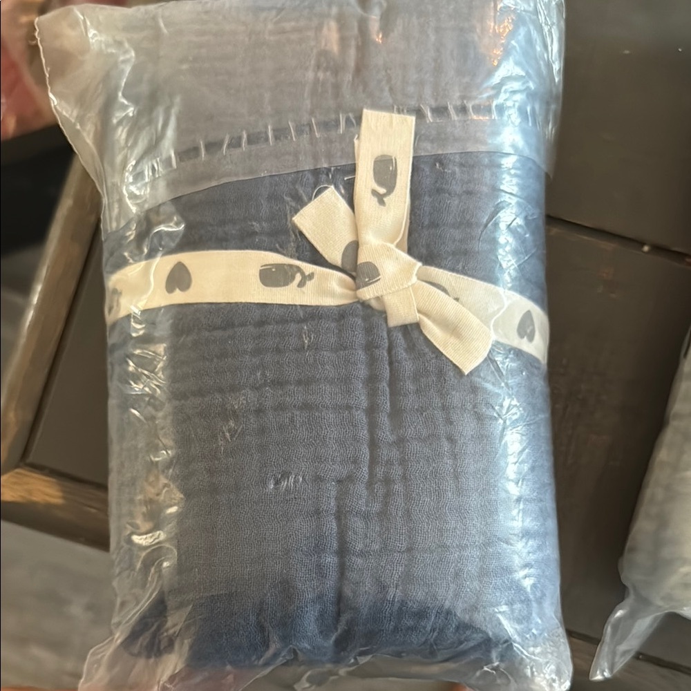 Elegant Blue Bedding Set